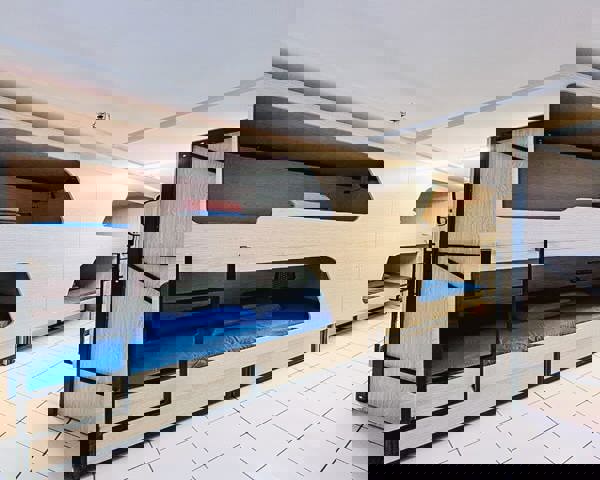 Mix 6 Bed Dorm with Bathroom (18-35 Age Only)